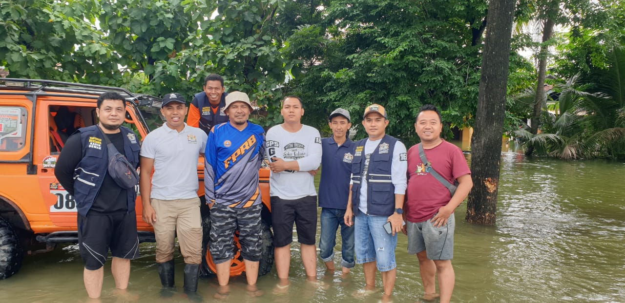 demak berbagi banjir karanganyar 4